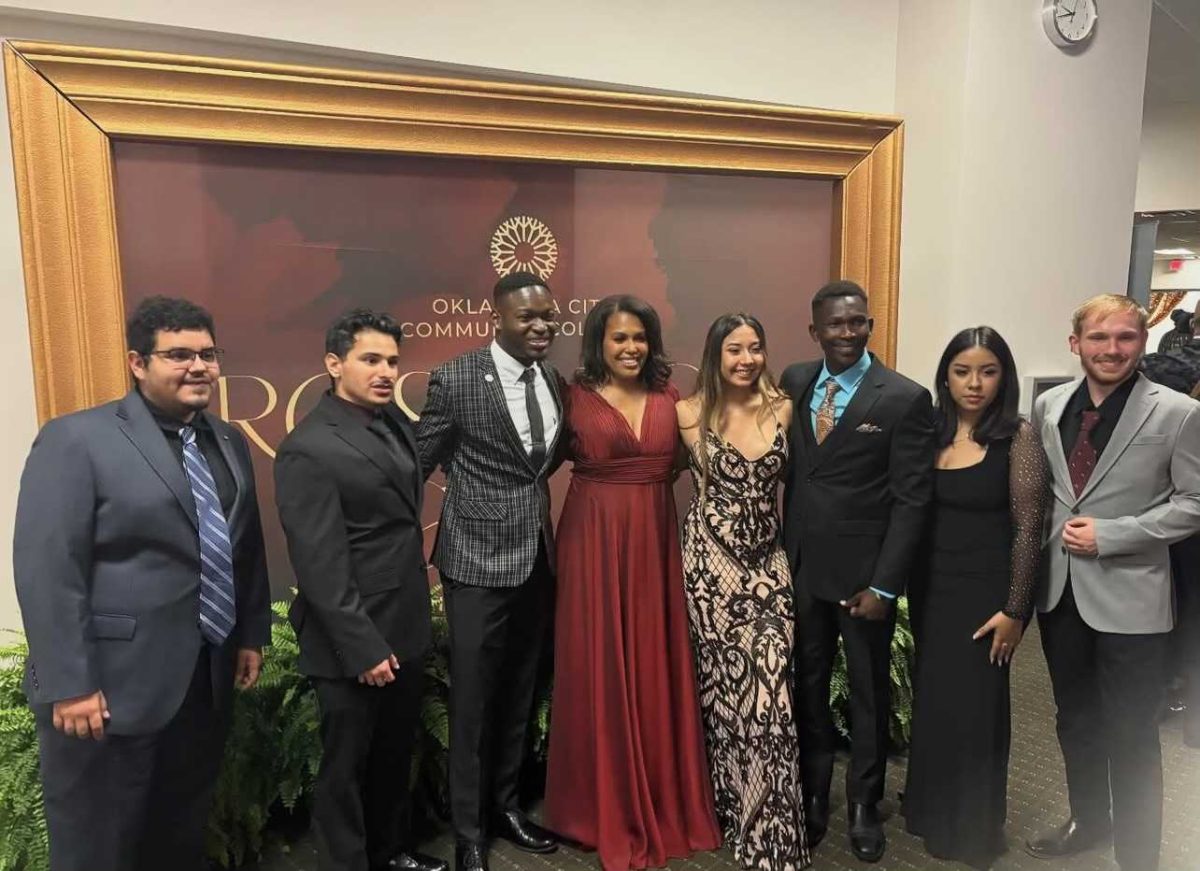 OCCC President Mautra Staley Jones (center) joins a group of student government officials for a photo opportunity at the Rosewood Gala. Pictured from left to right are: Ezequiel Montelongo, David Hernandez, Temitope Ikuesan, Gabriella Cabrera, Ali Sanla, Ruby Valdez and Trey Brite.